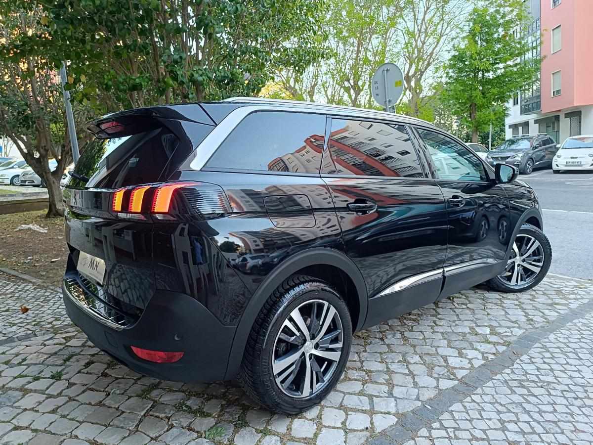 peugeot-5008-2023-gasolina-1199cc