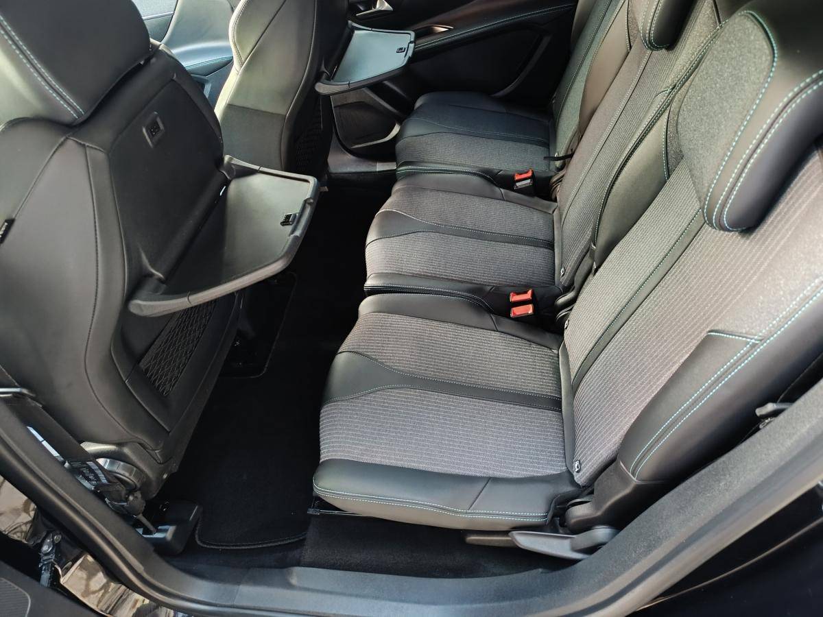 peugeot-5008-2023-gasolina-1199cc