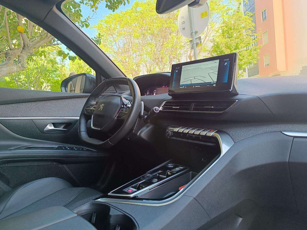 peugeot-5008-2023-gasolina-1199cc