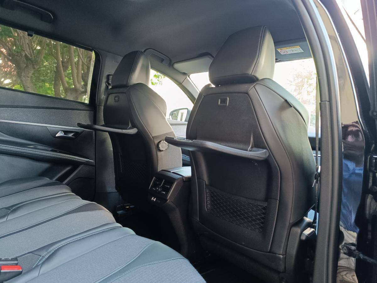 peugeot-5008-2023-gasolina-1199cc