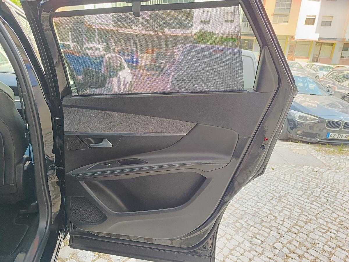 peugeot-5008-2023-gasolina-1199cc