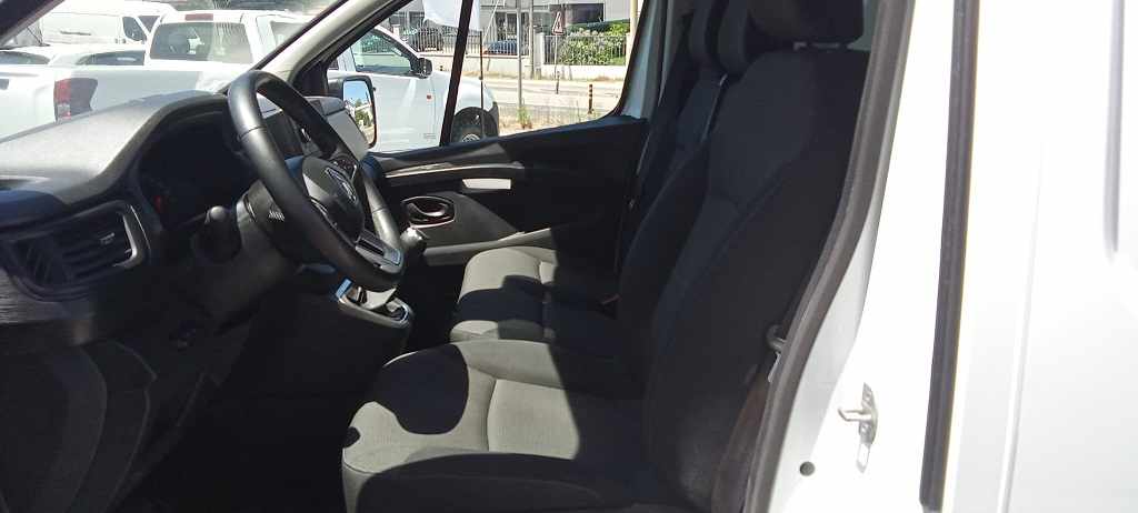 renault-trafic-2-0-131cv-2022-diesel-1997cc