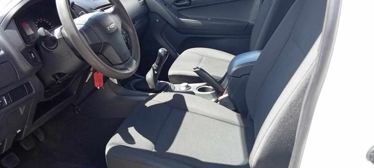 isuzu-d-max-2-5-4x4-2012-diesel-2499cc
