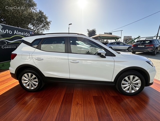 seat-arona-2023-gasolina-999cc