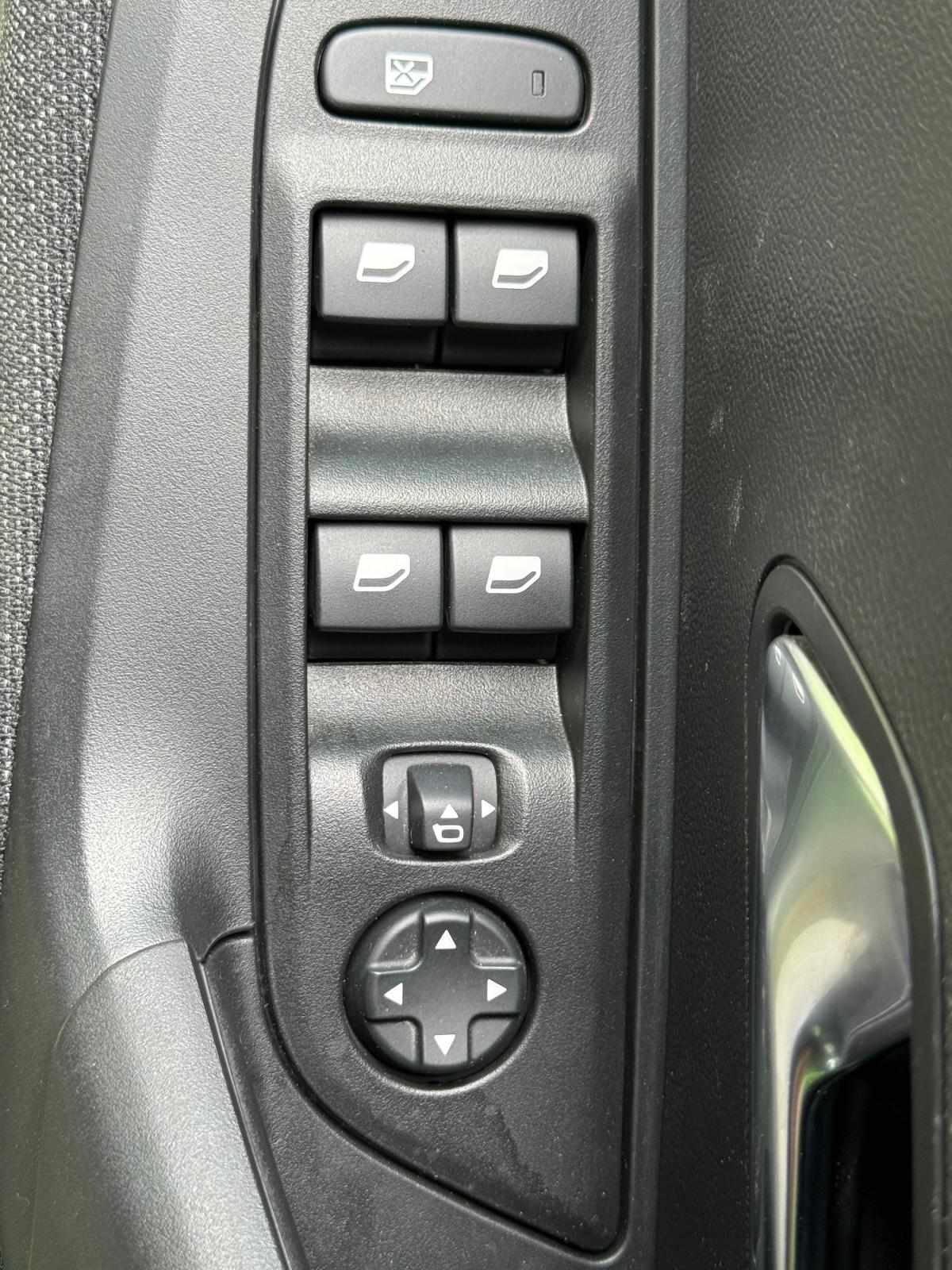peugeot-2008-2025-gasolina-1199cc
