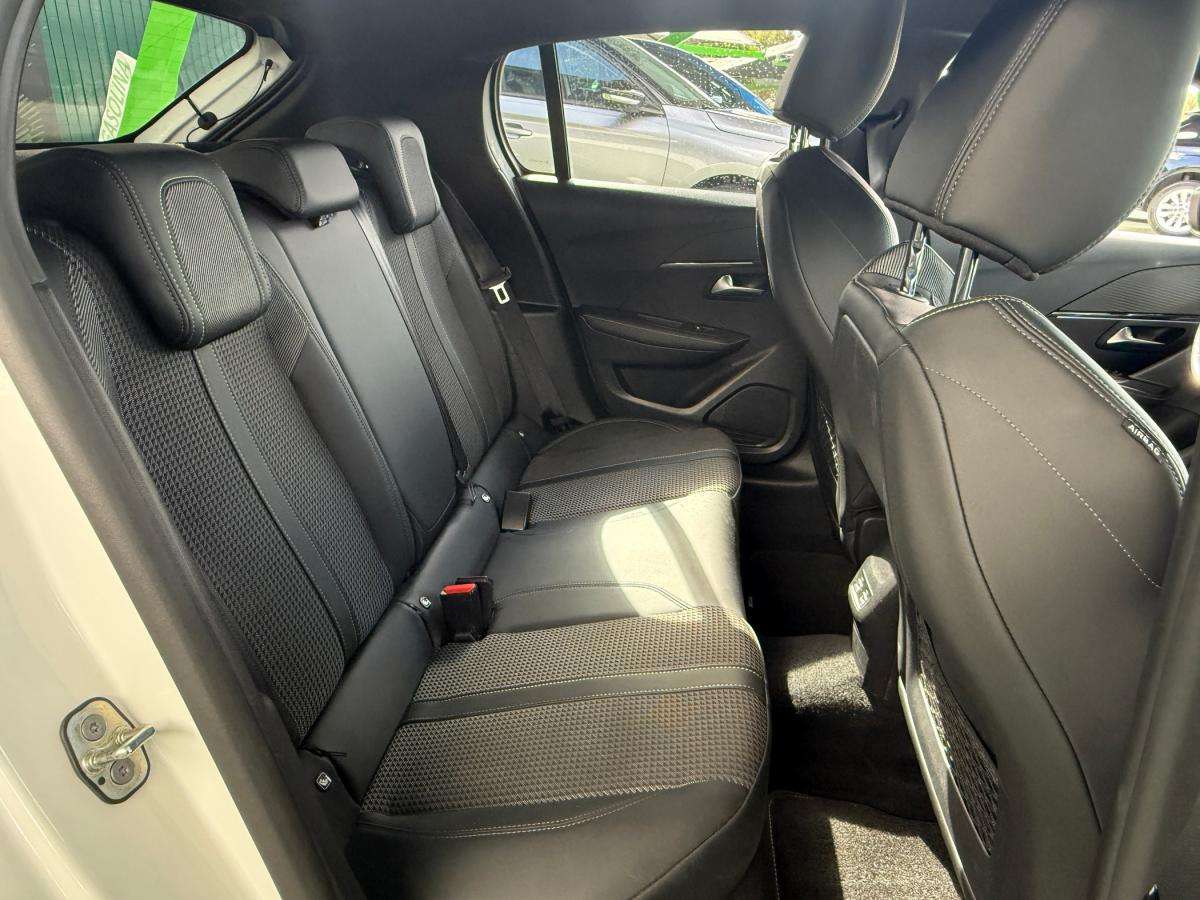 peugeot-208-2023-diesel-1499cc
