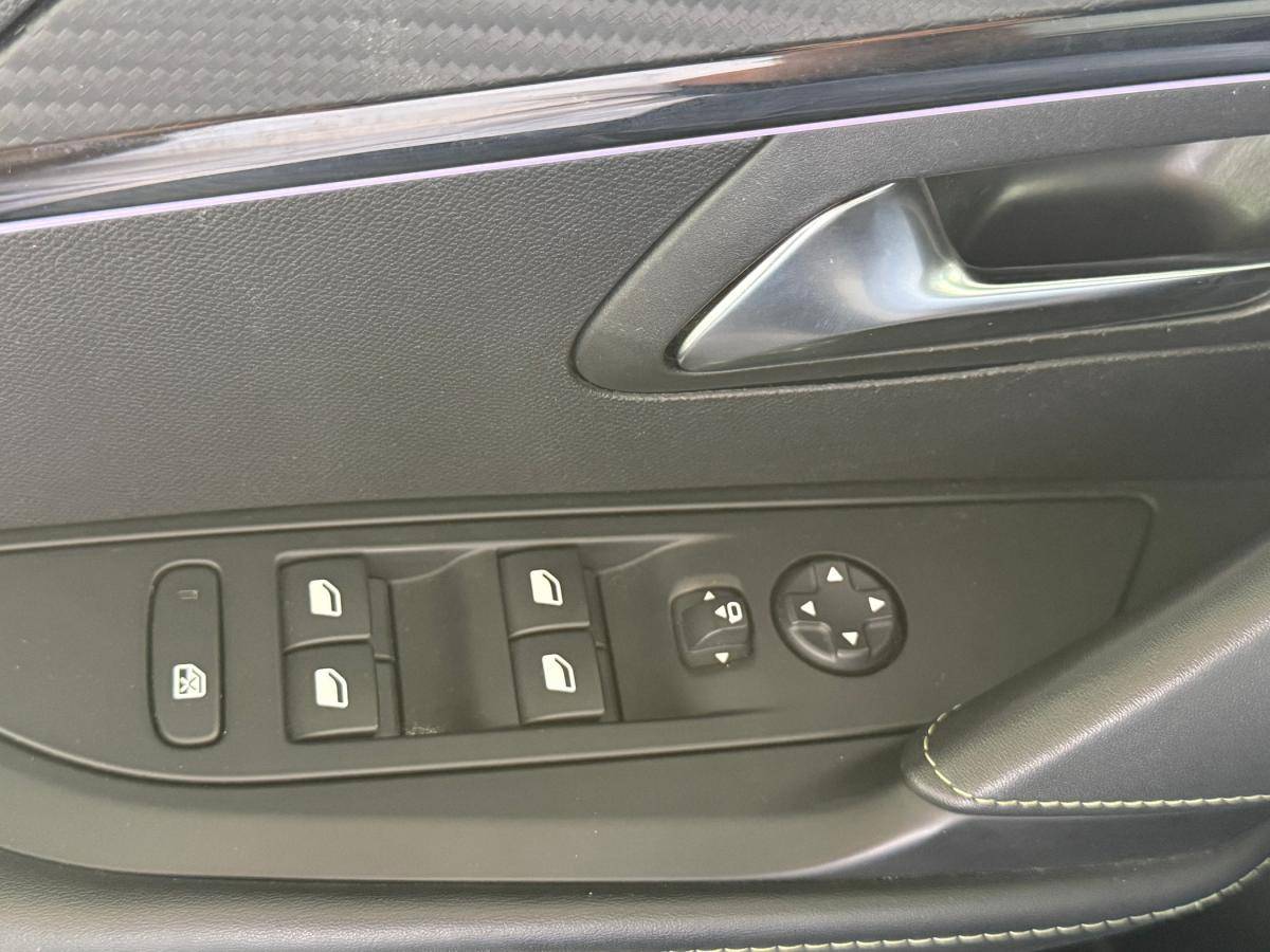 peugeot-208-2023-diesel-1499cc