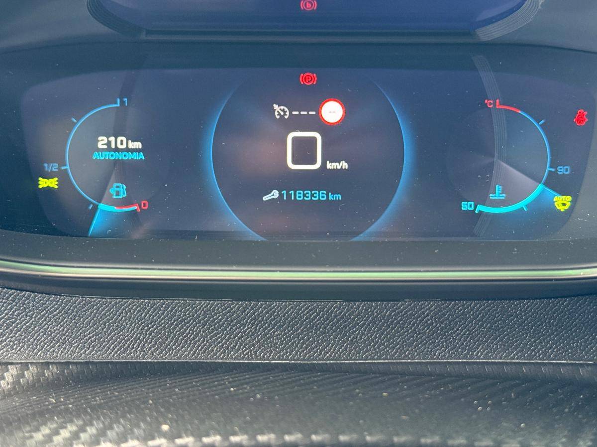 peugeot-208-2023-diesel-1499cc