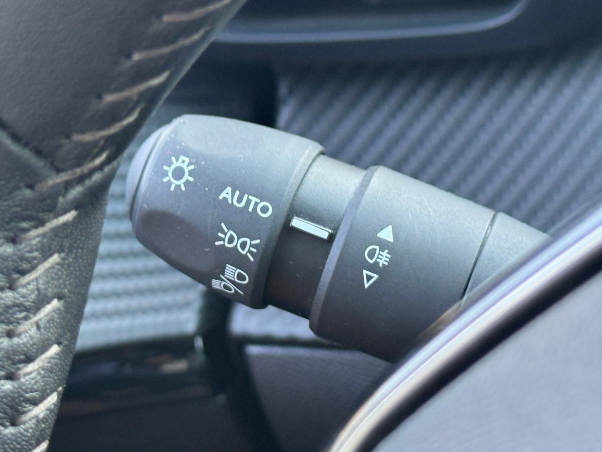 peugeot-208-2023-diesel-1499cc