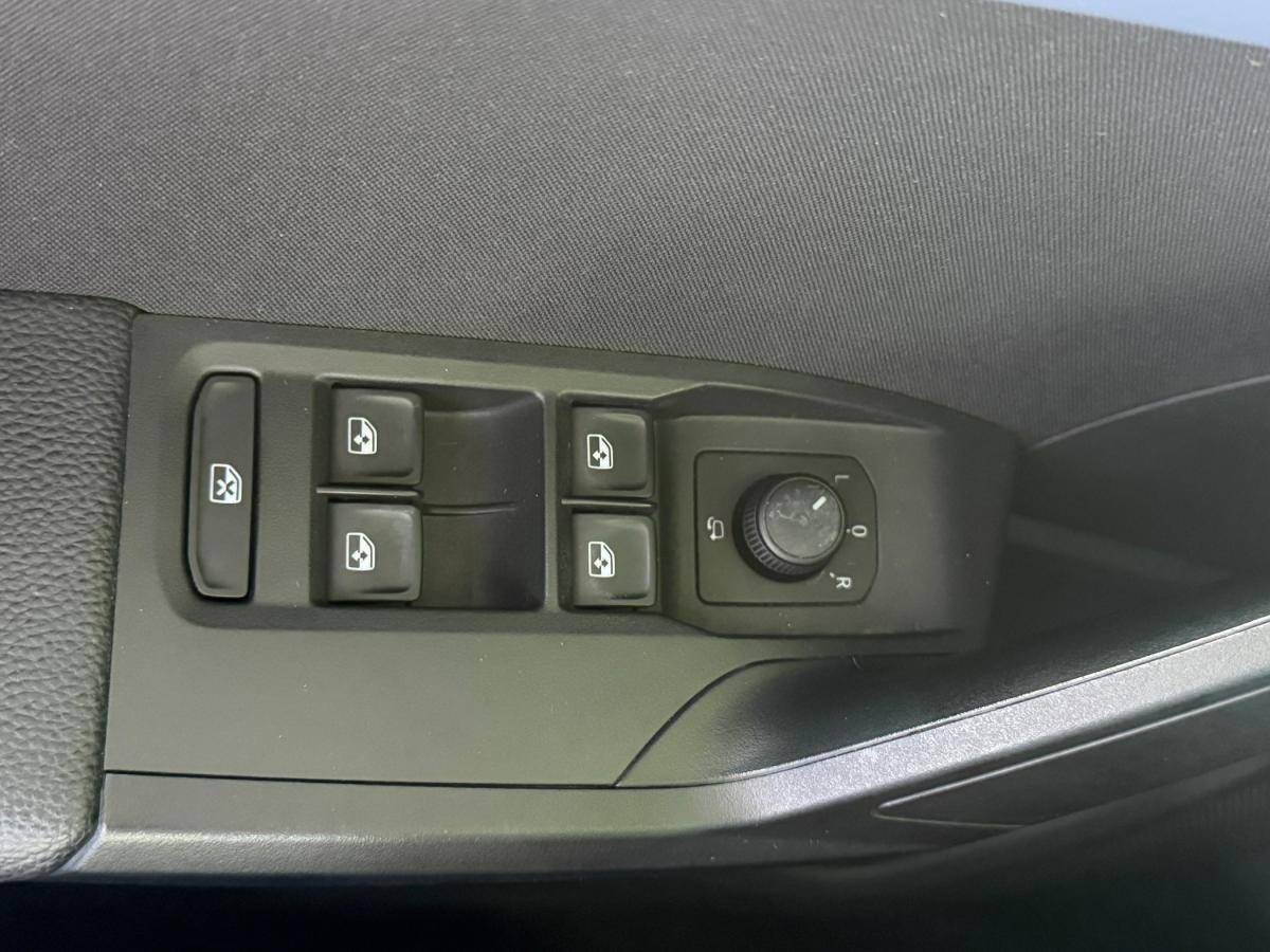 seat-arona-2023-gasolina-999cc