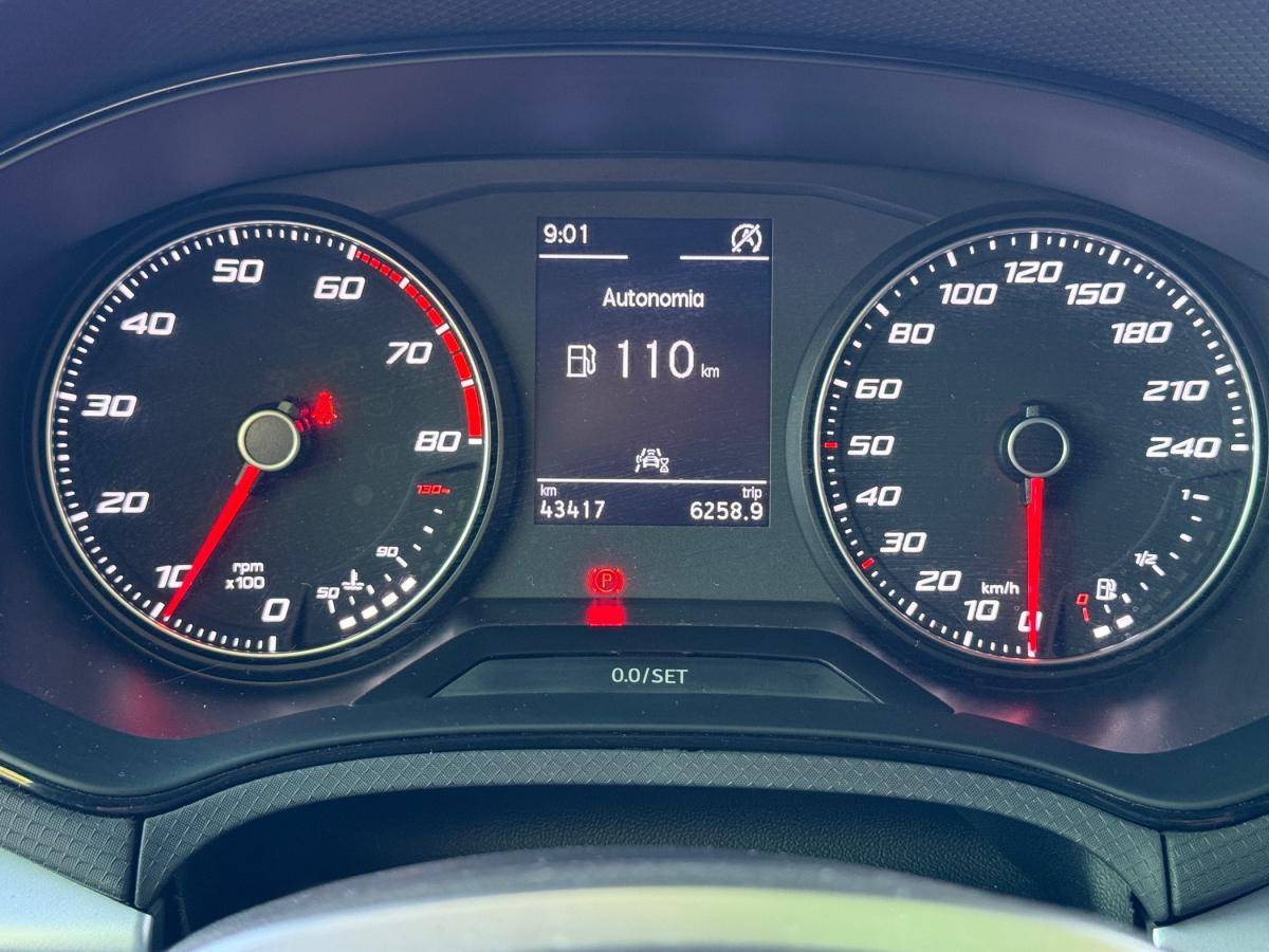 seat-arona-2023-gasolina-999cc
