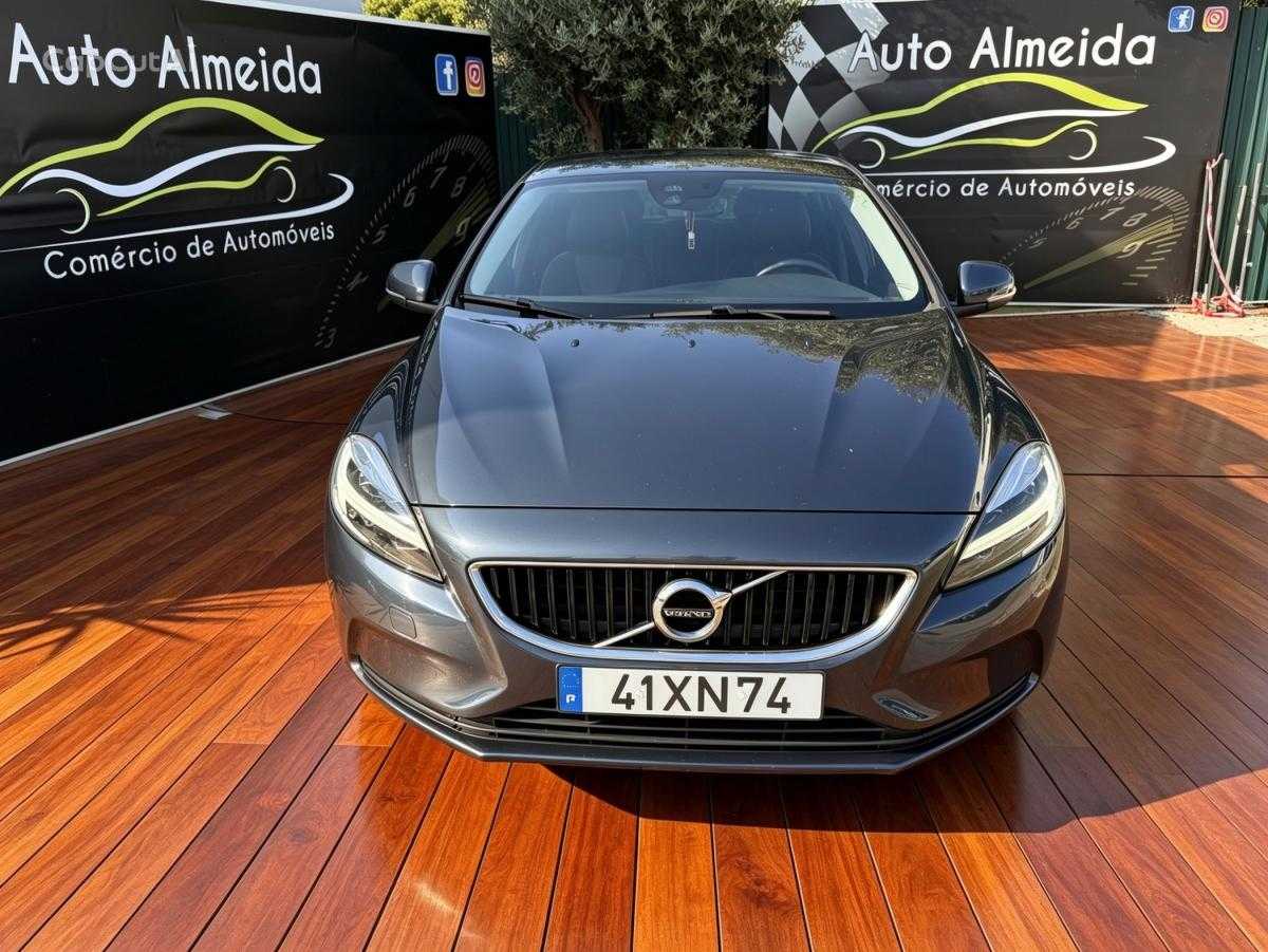 volvo-v40-2019-diesel-1969cc