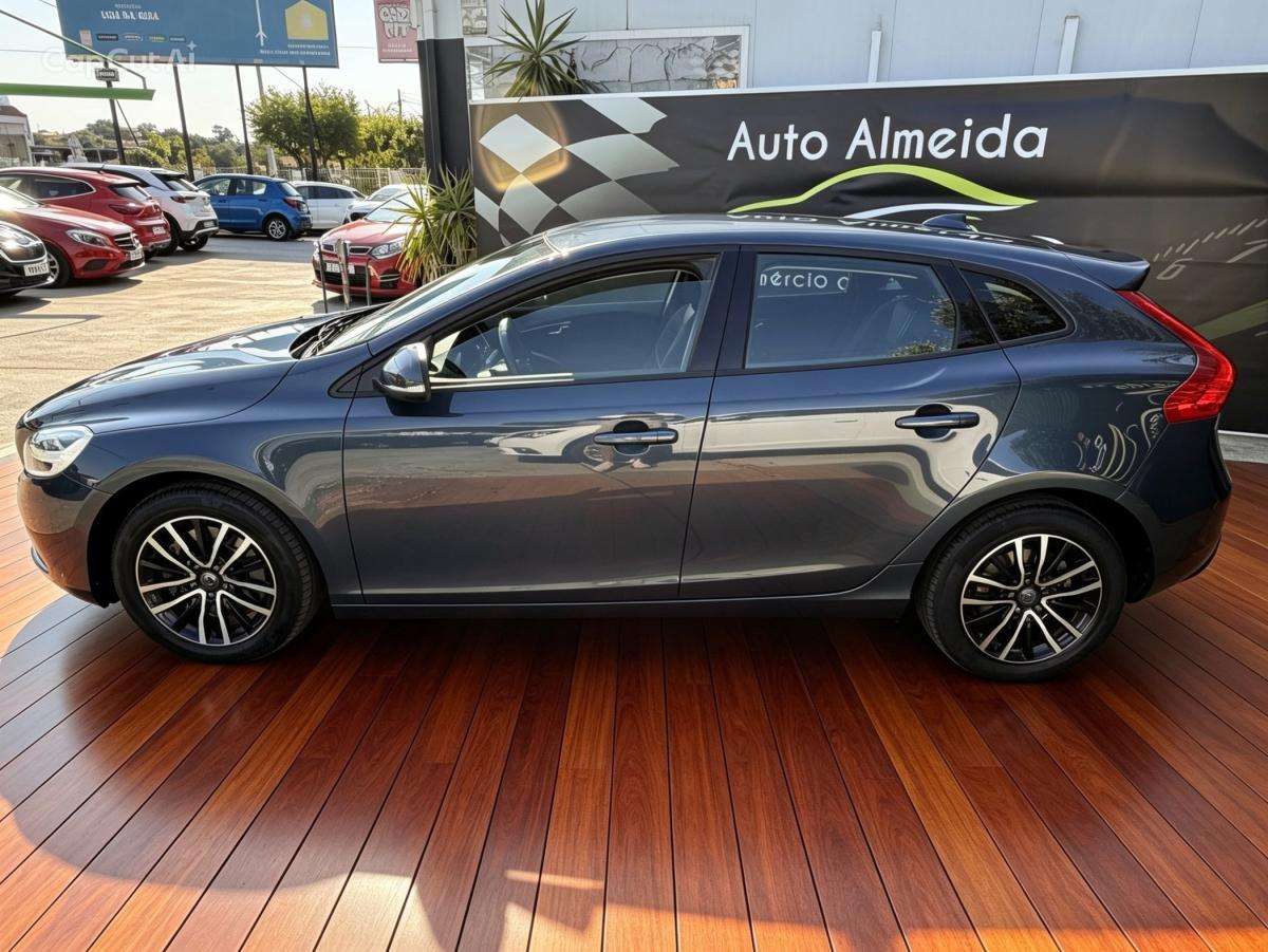 volvo-v40-2019-diesel-1969cc