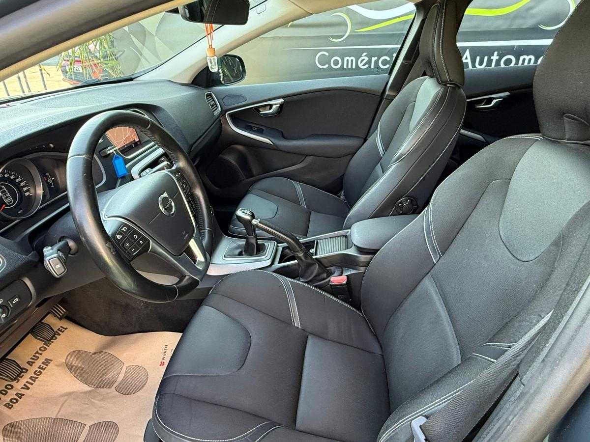 volvo-v40-2019-diesel-1969cc