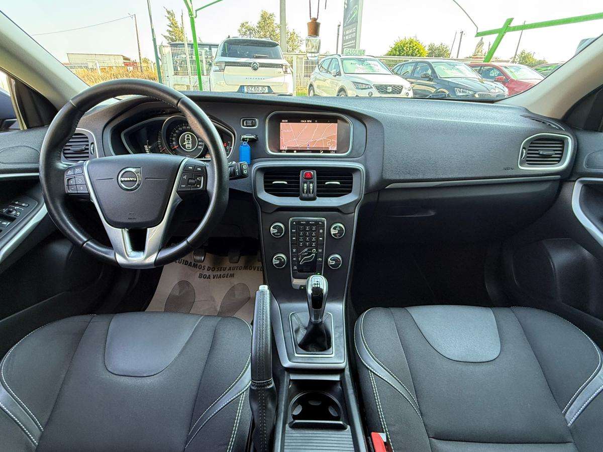 volvo-v40-2019-diesel-1969cc