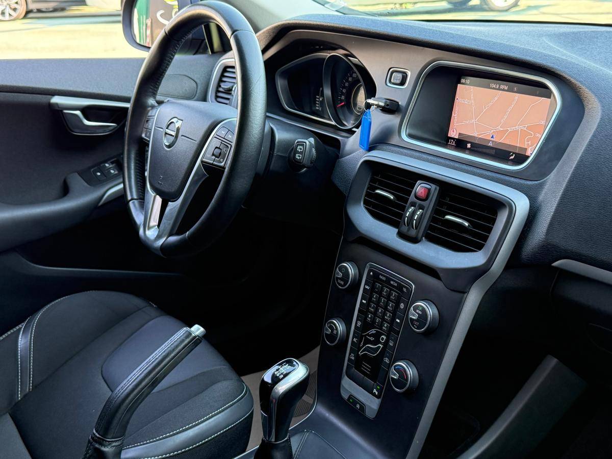 volvo-v40-2019-diesel-1969cc