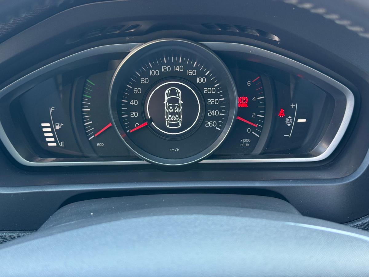 volvo-v40-2019-diesel-1969cc