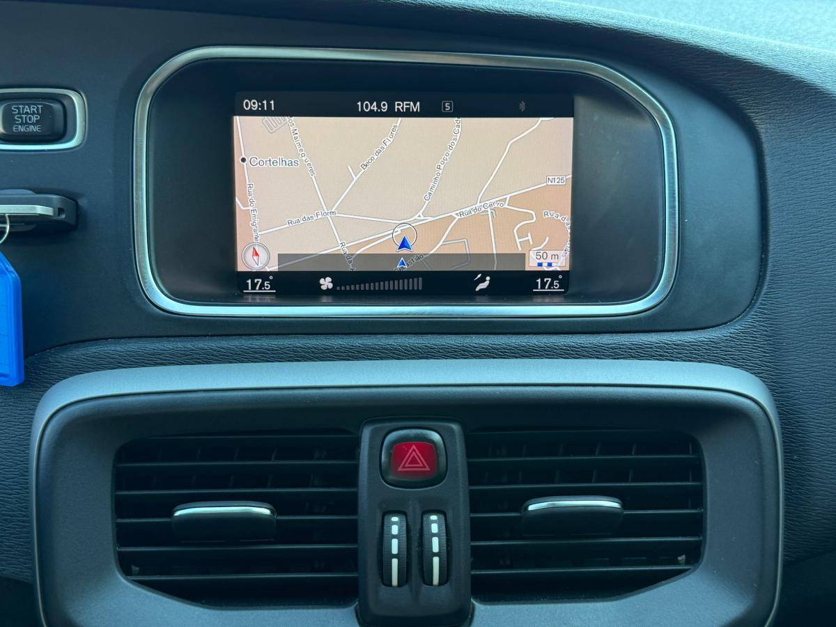 volvo-v40-2019-diesel-1969cc