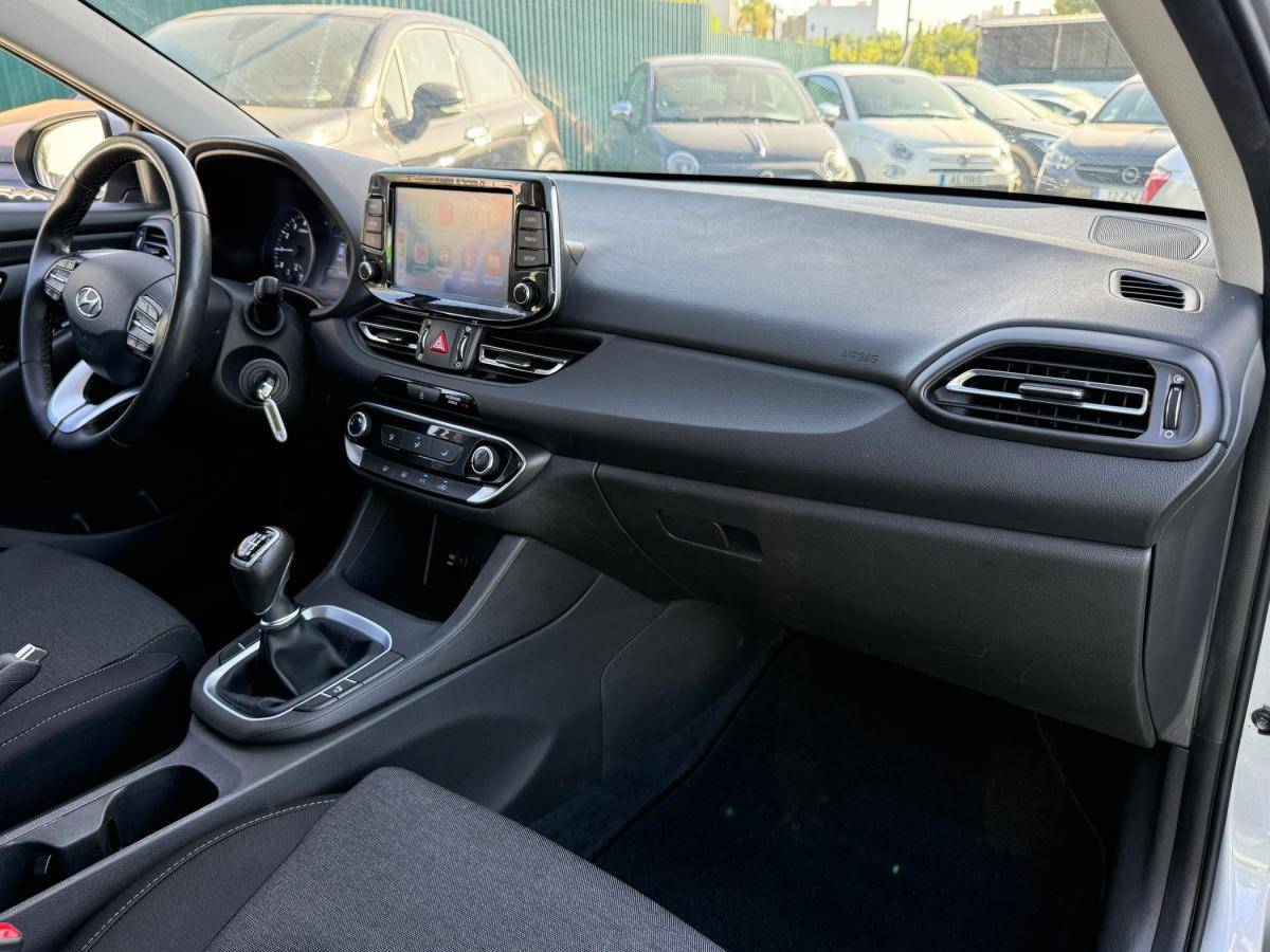 hyundai-i30-2022-gasolina-998cc