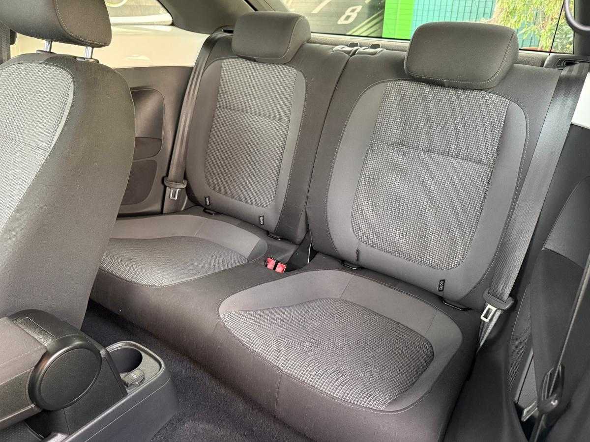 volkswagen-beetle-2012-diesel-1598cc
