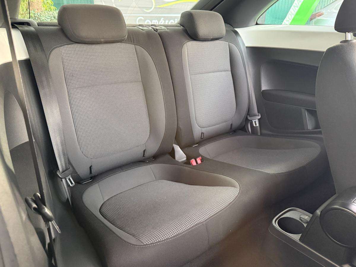 volkswagen-beetle-2012-diesel-1598cc