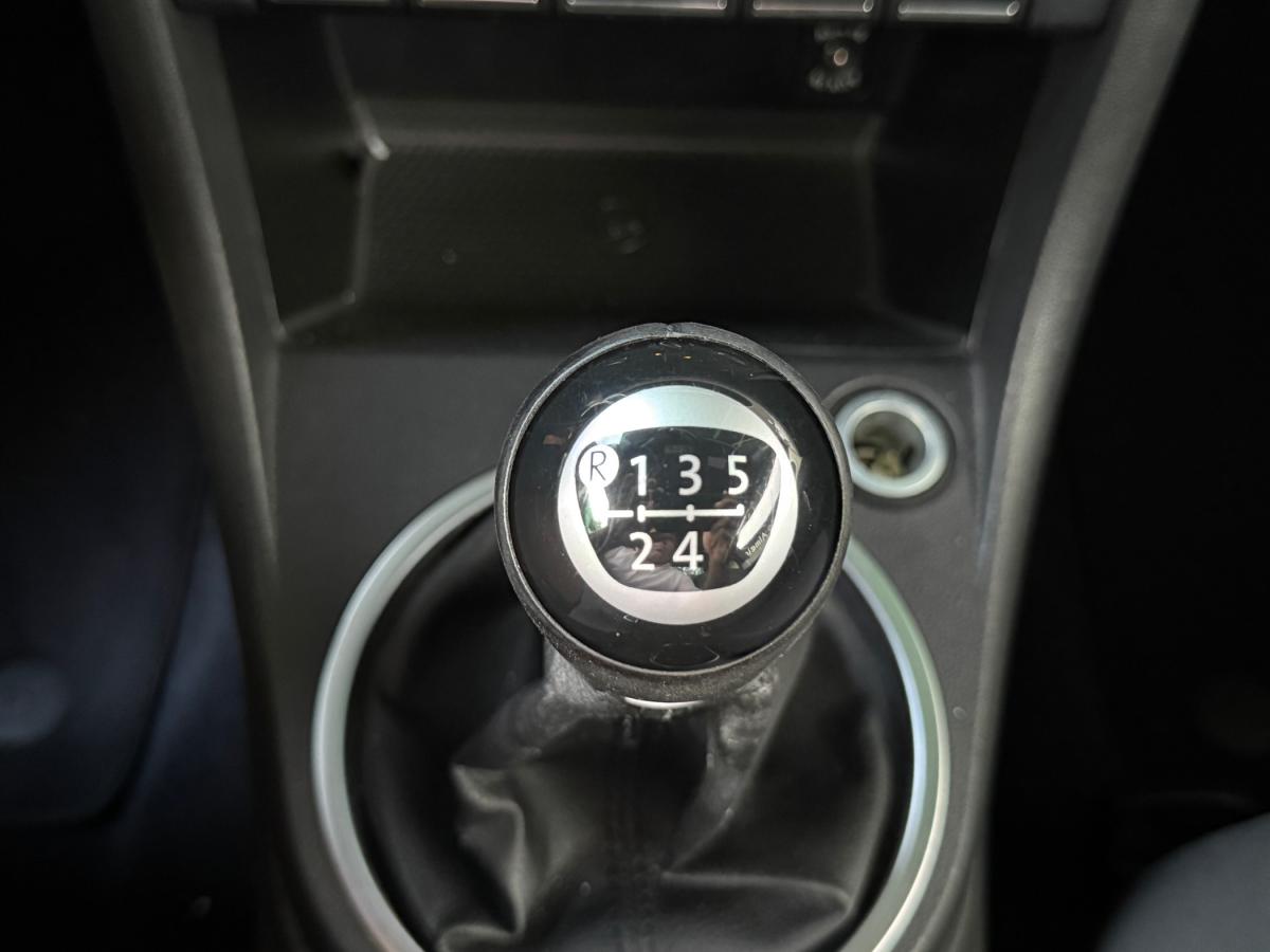 volkswagen-beetle-2012-diesel-1598cc