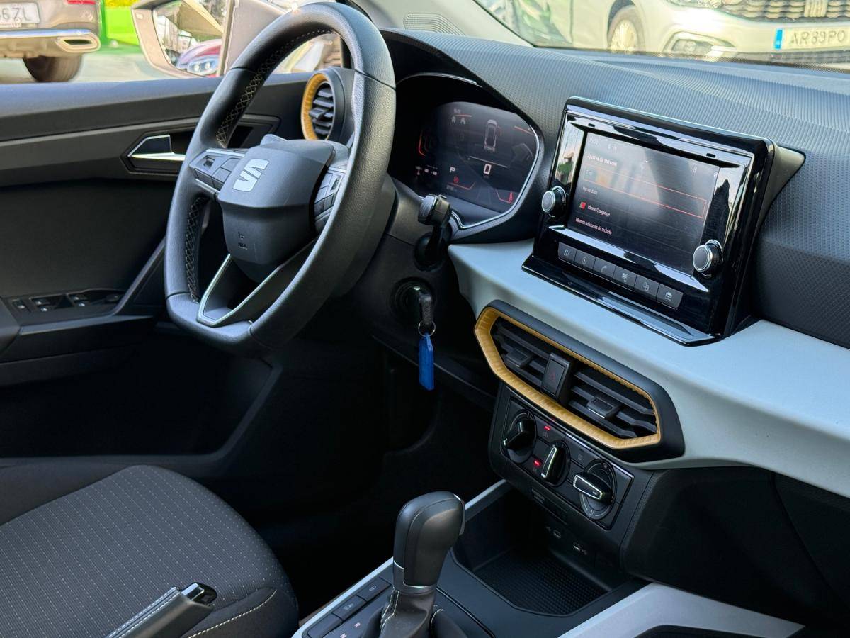 seat-arona-2023-gasolina-999cc