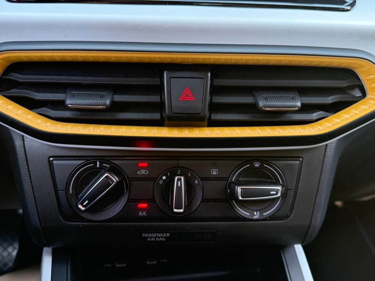 seat-arona-2023-gasolina-999cc