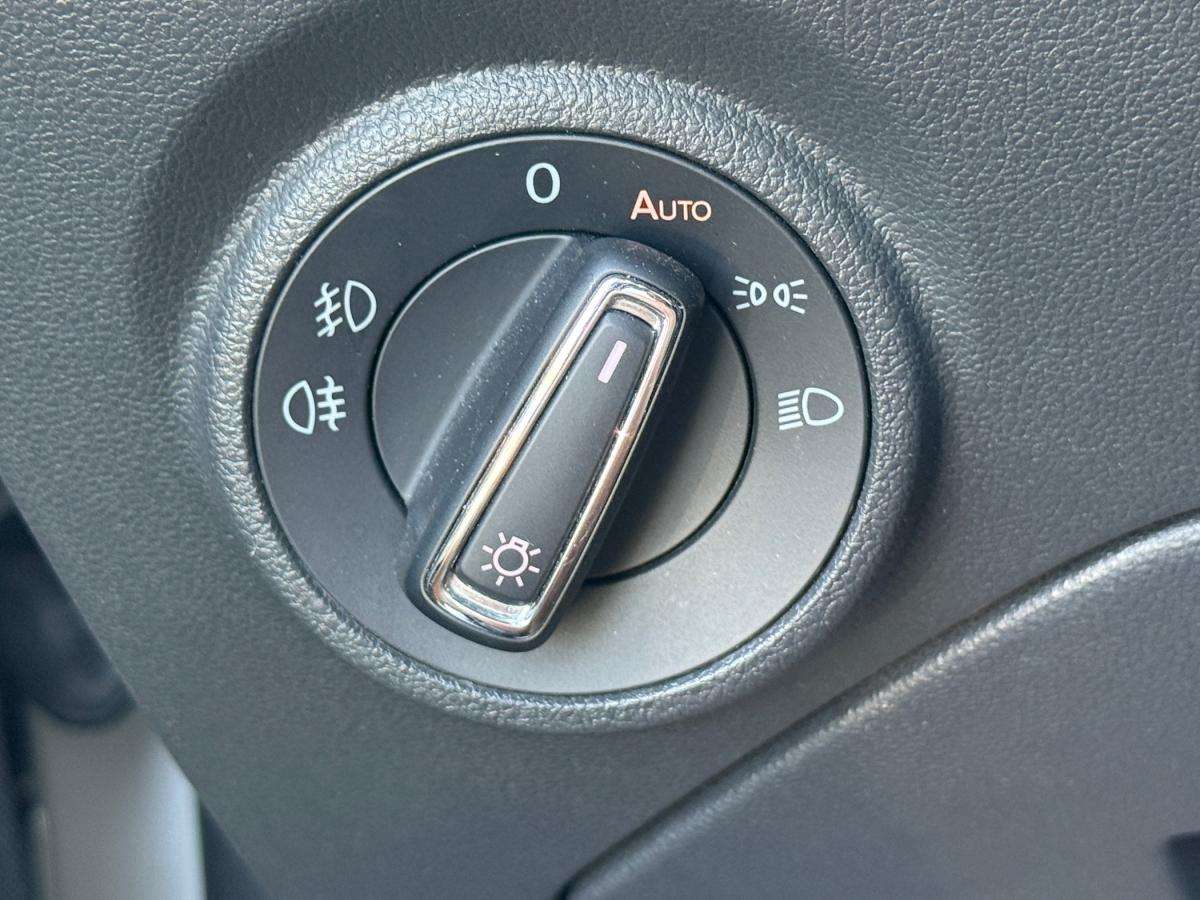 seat-leon-2013-diesel-1598cc