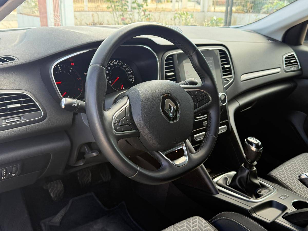 renault-megane-sport-tourer-2022-diesel-1461cc