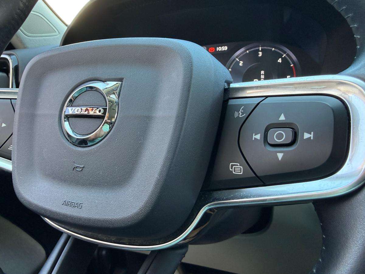 volvo-xc40-2019-diesel-1969cc