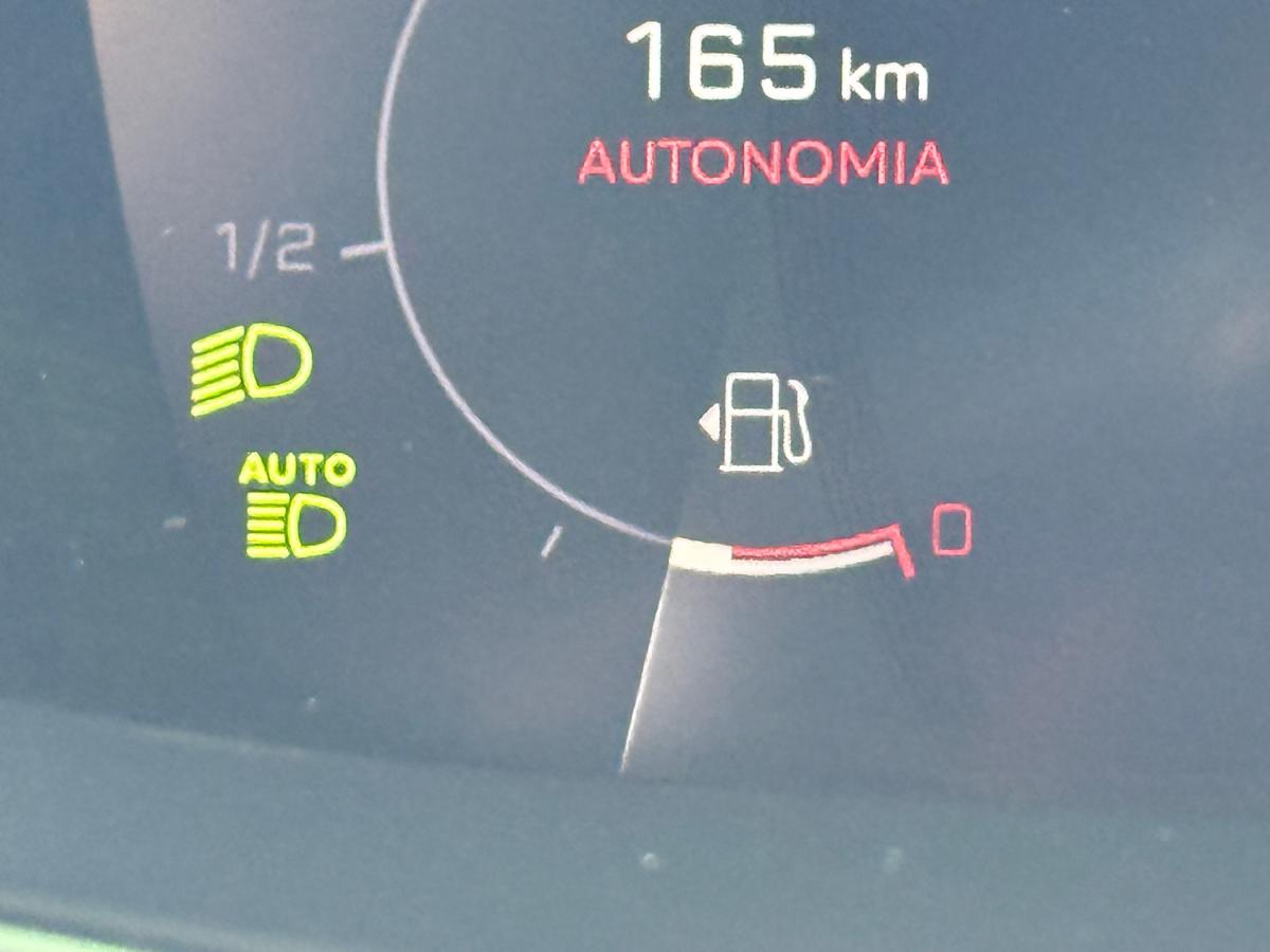 peugeot-2008-2022-diesel-1499cc