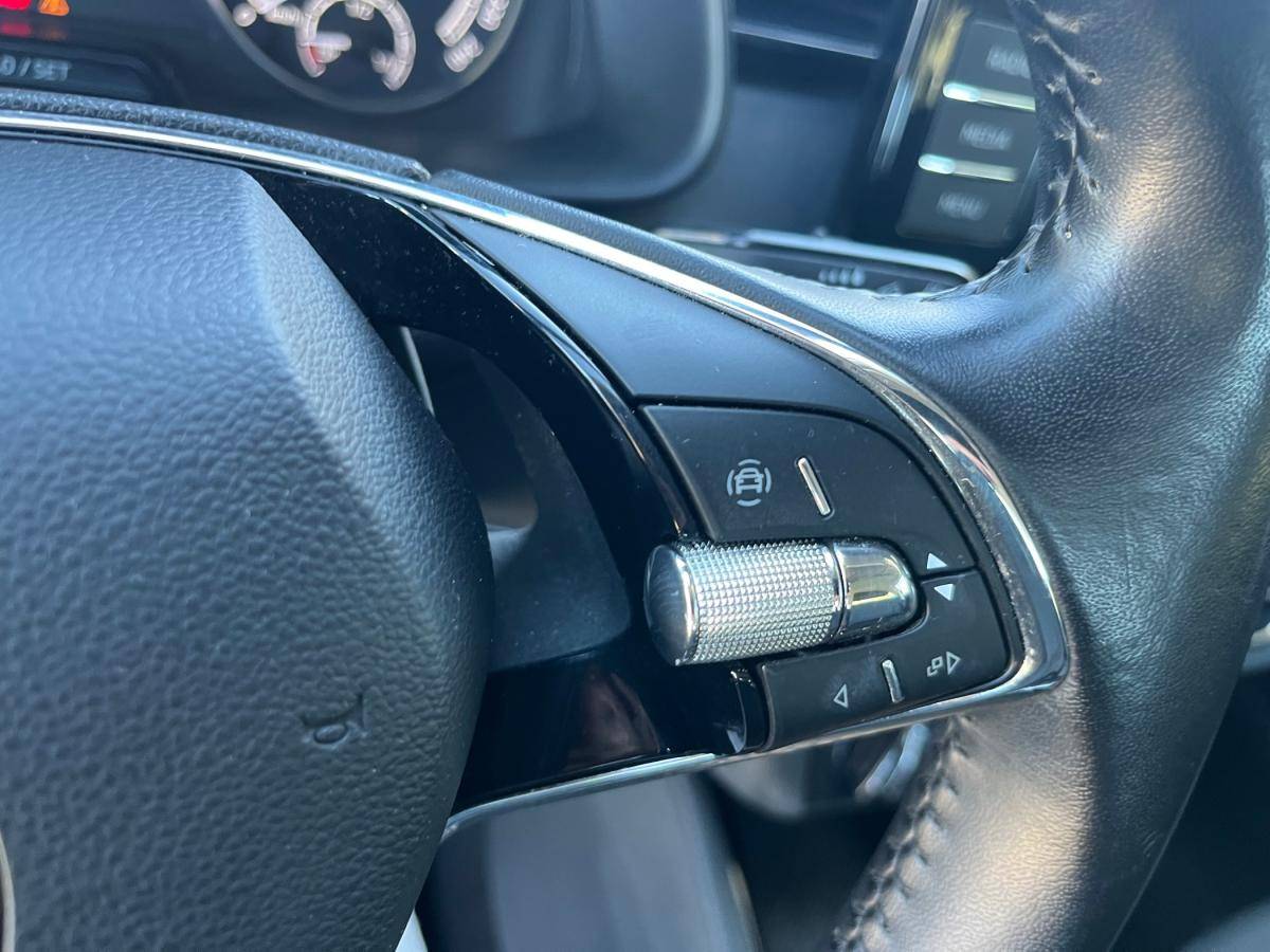 skoda-scala-2023-gasolina-999cc
