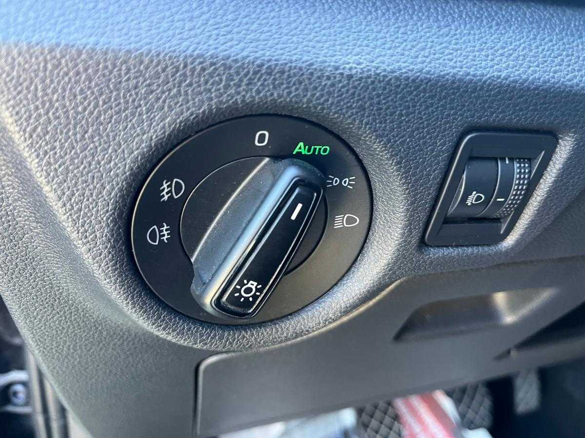 skoda-scala-2023-gasolina-999cc