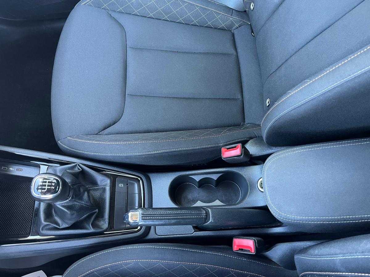 skoda-scala-2023-gasolina-999cc