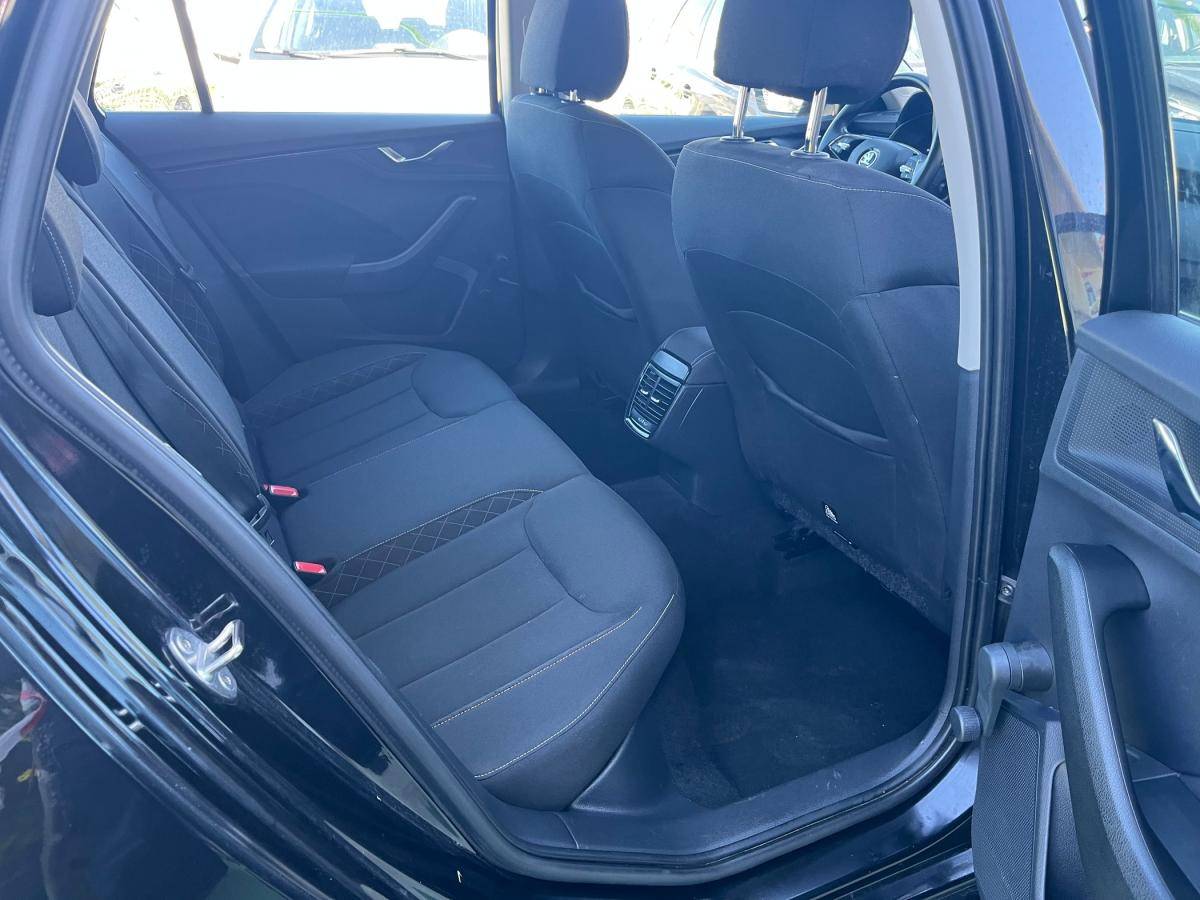 skoda-scala-2023-gasolina-999cc