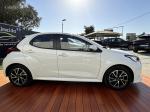 toyota-yaris-2022-hibrido-a-gasolina-1490cc