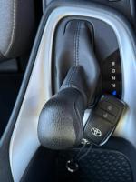 toyota-yaris-2022-hibrido-a-gasolina-1490cc