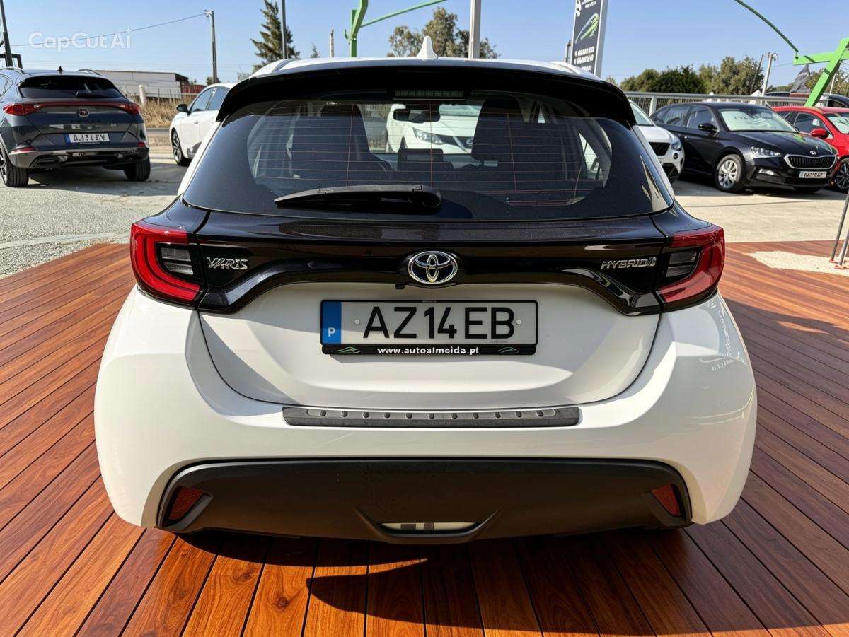 toyota-yaris-2022-hibrido-a-gasolina-1490cc