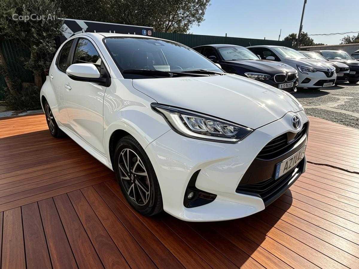 toyota-yaris-2022-hibrido-a-gasolina-1490cc