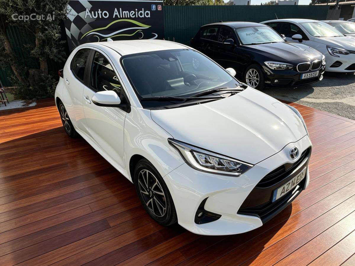 toyota-yaris-2022-hibrido-a-gasolina-1490cc