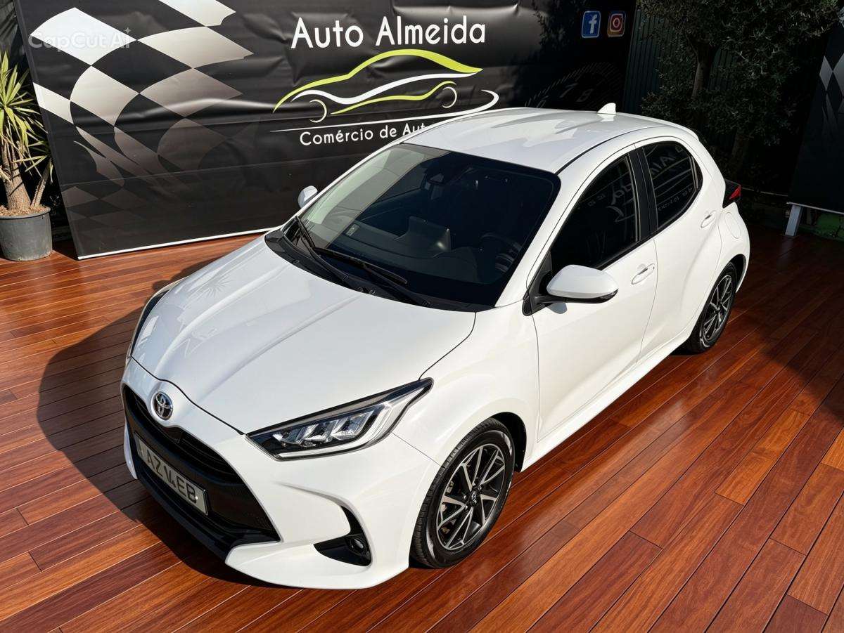 toyota-yaris-2022-hibrido-a-gasolina-1490cc