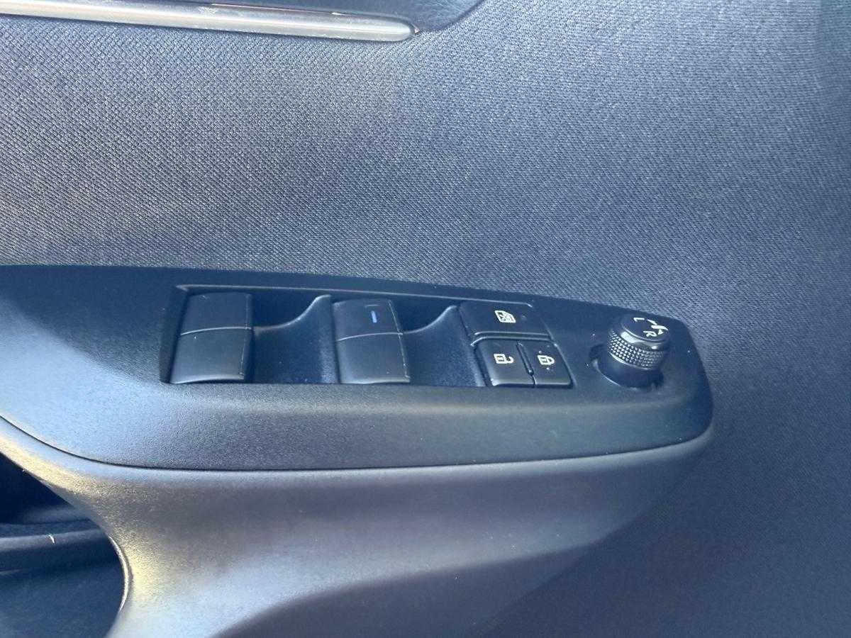 toyota-yaris-2022-hibrido-a-gasolina-1490cc