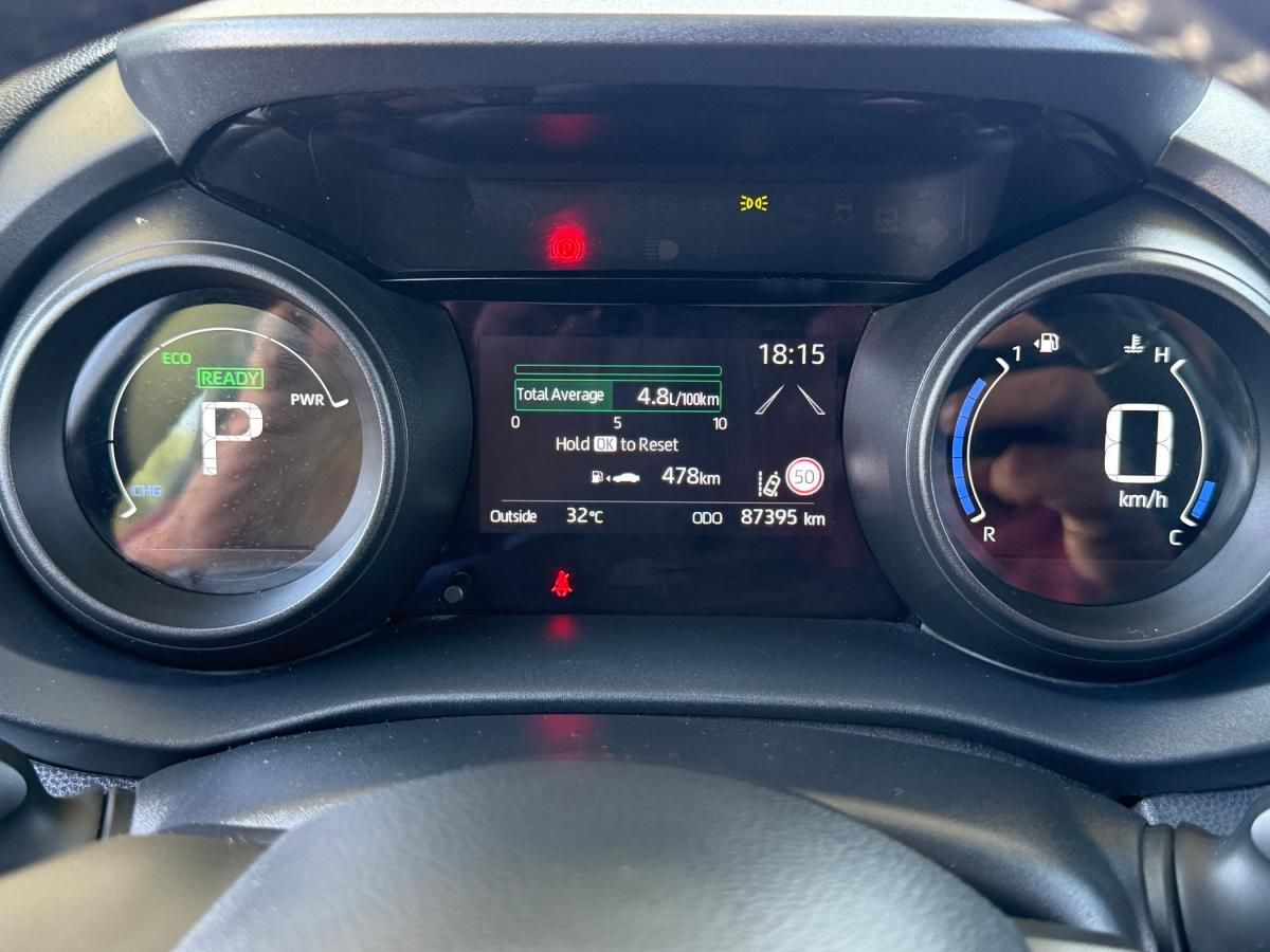 toyota-yaris-2022-hibrido-a-gasolina-1490cc