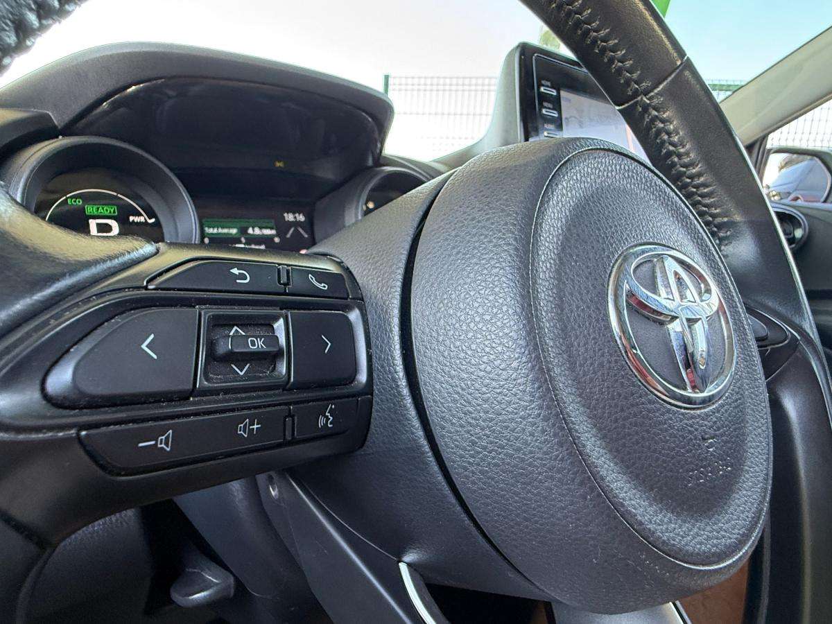 toyota-yaris-2022-hibrido-a-gasolina-1490cc