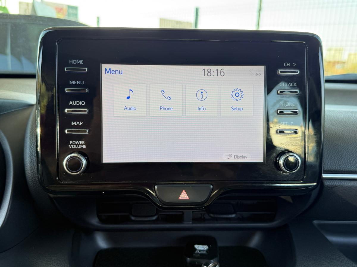 toyota-yaris-2022-hibrido-a-gasolina-1490cc
