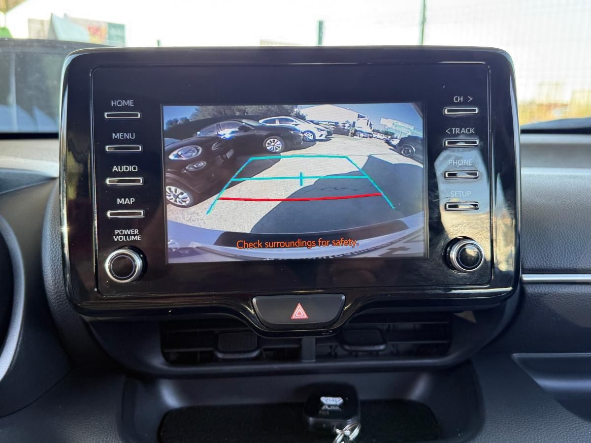 toyota-yaris-2022-hibrido-a-gasolina-1490cc