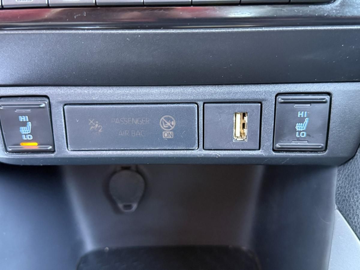 toyota-yaris-2022-hibrido-a-gasolina-1490cc