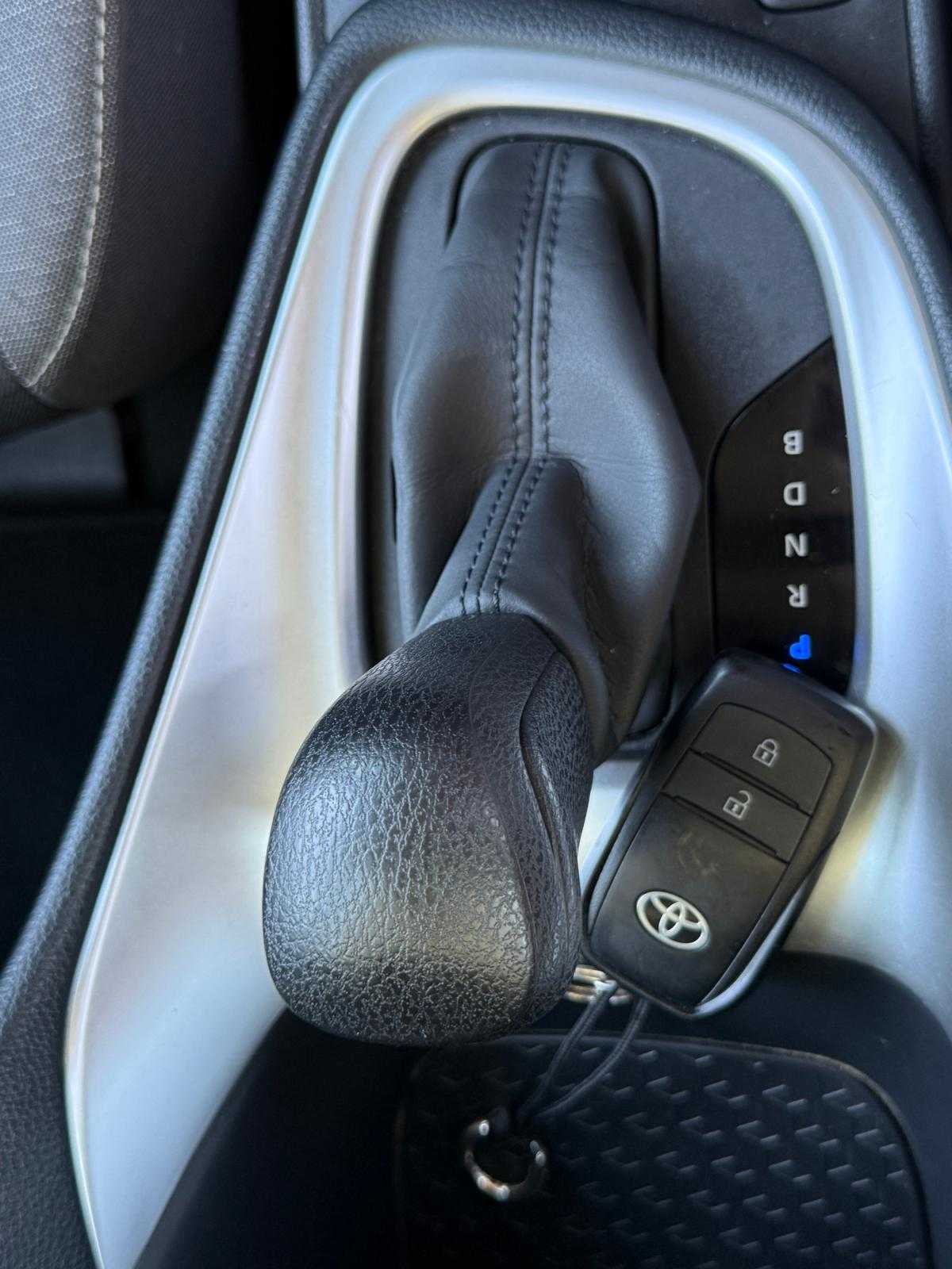 toyota-yaris-2022-hibrido-a-gasolina-1490cc