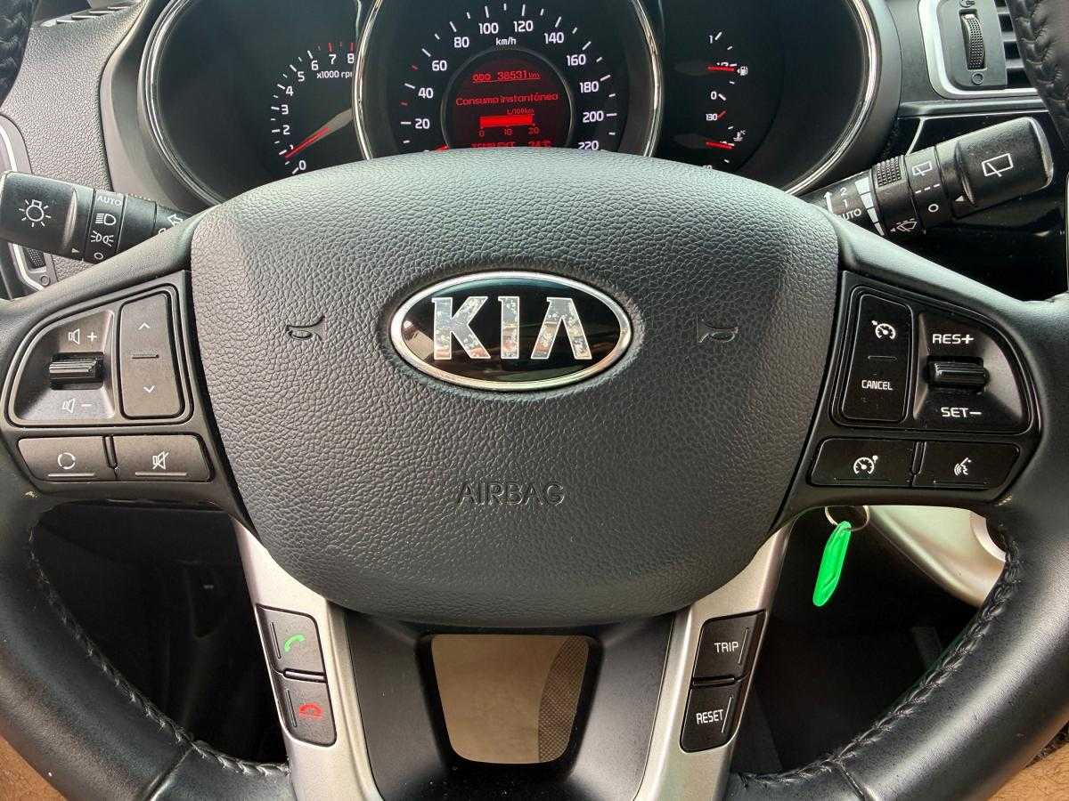kia-rio-2017-gasolina-1396cc